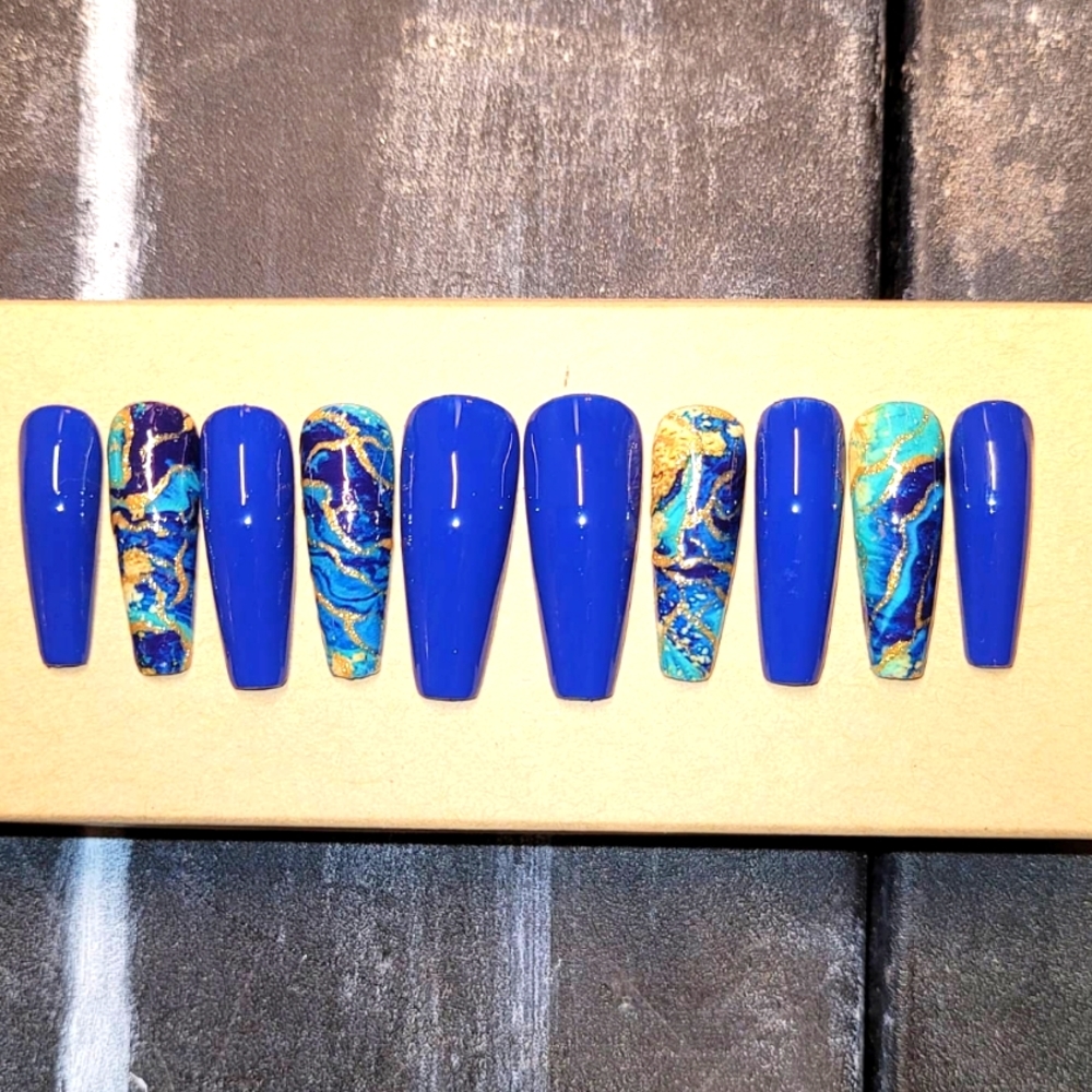 Press on nails